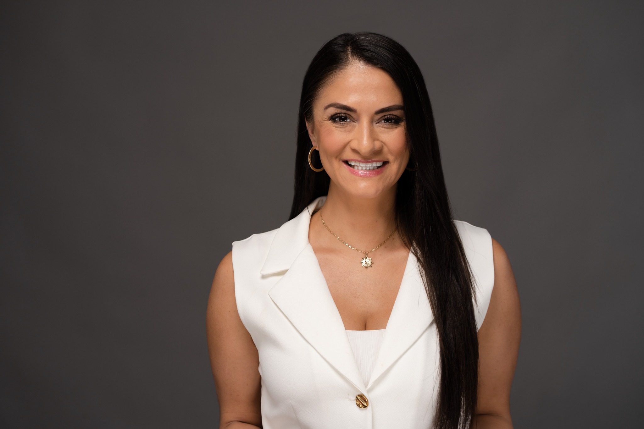 Elizabeth (Liz) Valenzuela headshot